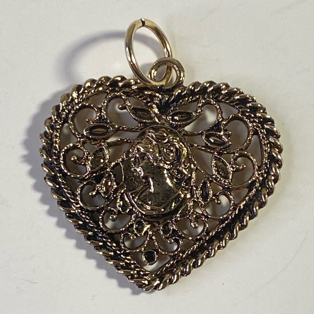 Vintage filigree woman cameo heart pendant